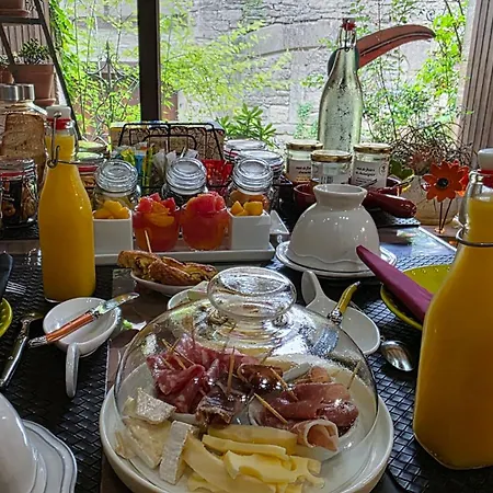 D'Ici Et D'Ailleurs Bed & Breakfast Cordes-sur-Ciel Exterior photo