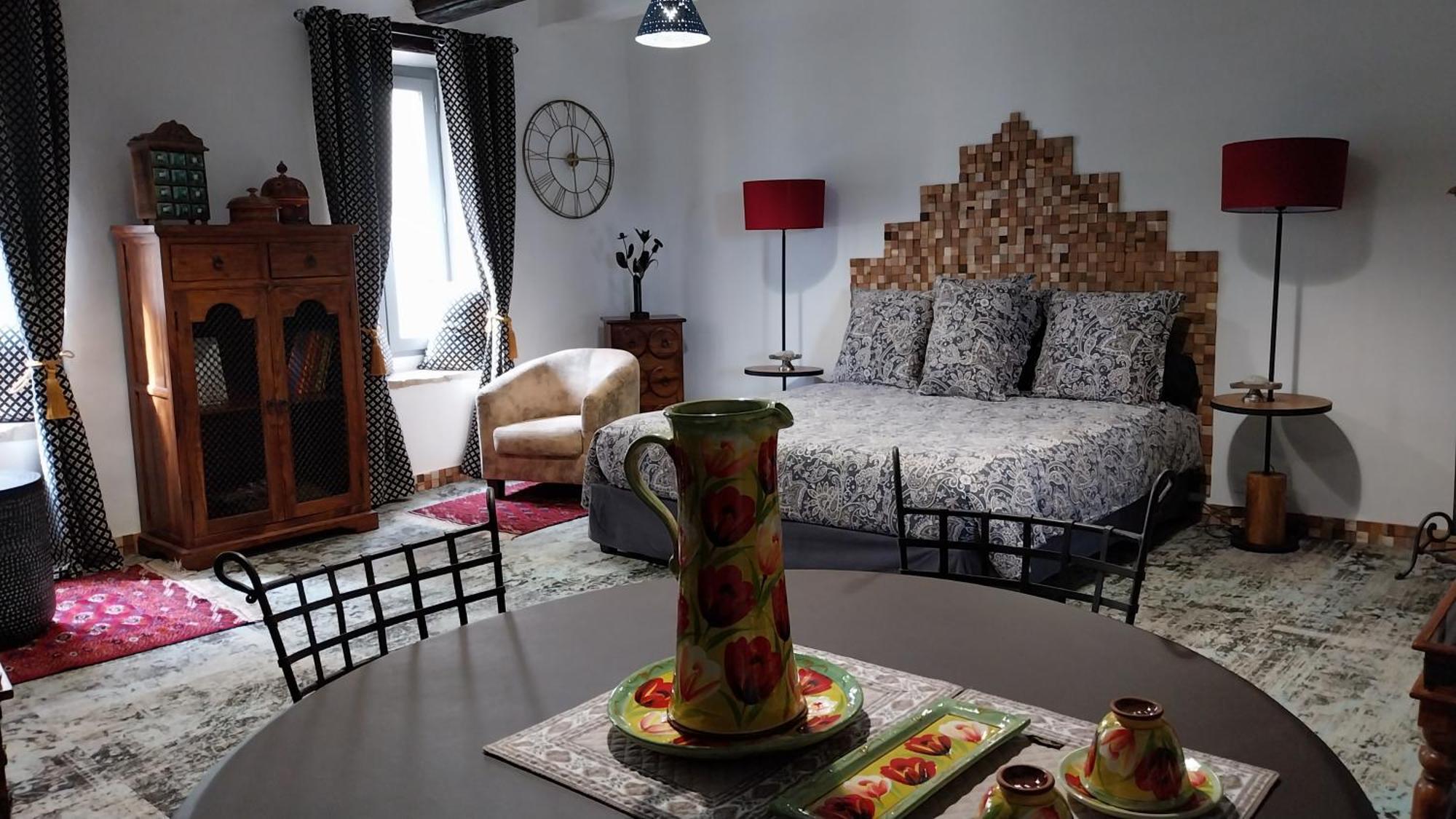 D'ici Et D'ailleurs Frühstückspension 3*